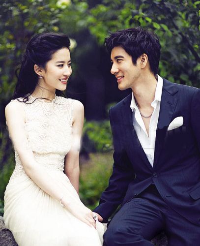 刘亦菲牵手王力宏拍婚礼写真 两人幸福出镜