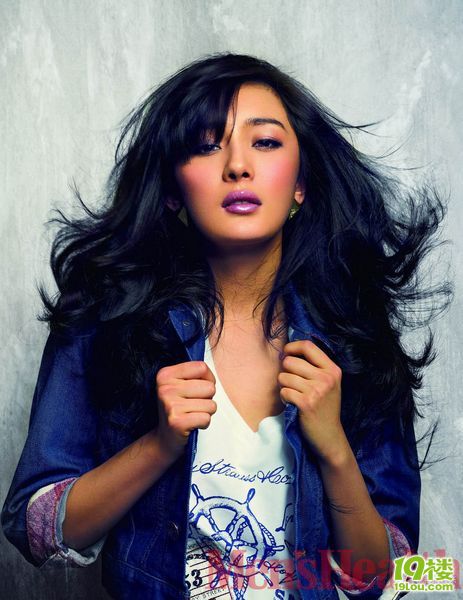 春天到油菜花黄幂峰也来秀身材