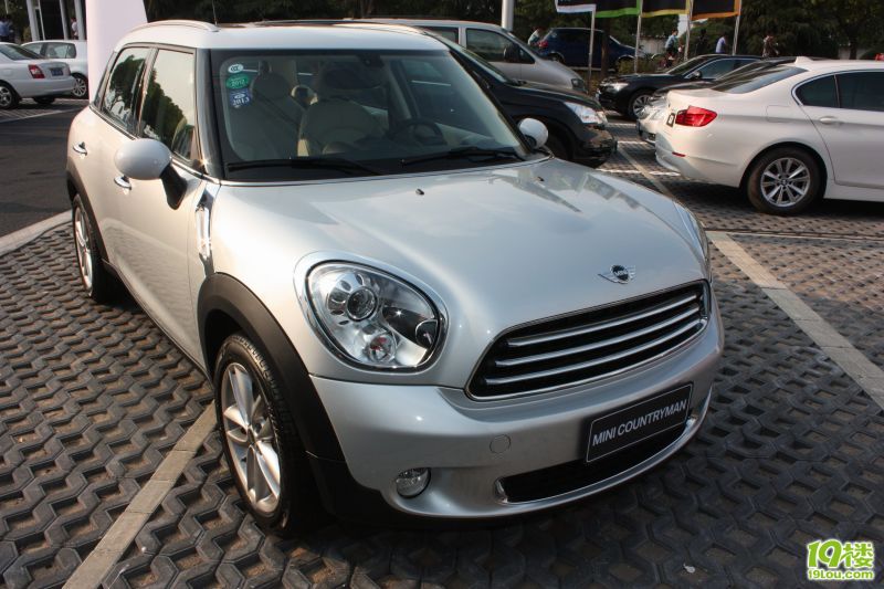 MINI 11.jpg