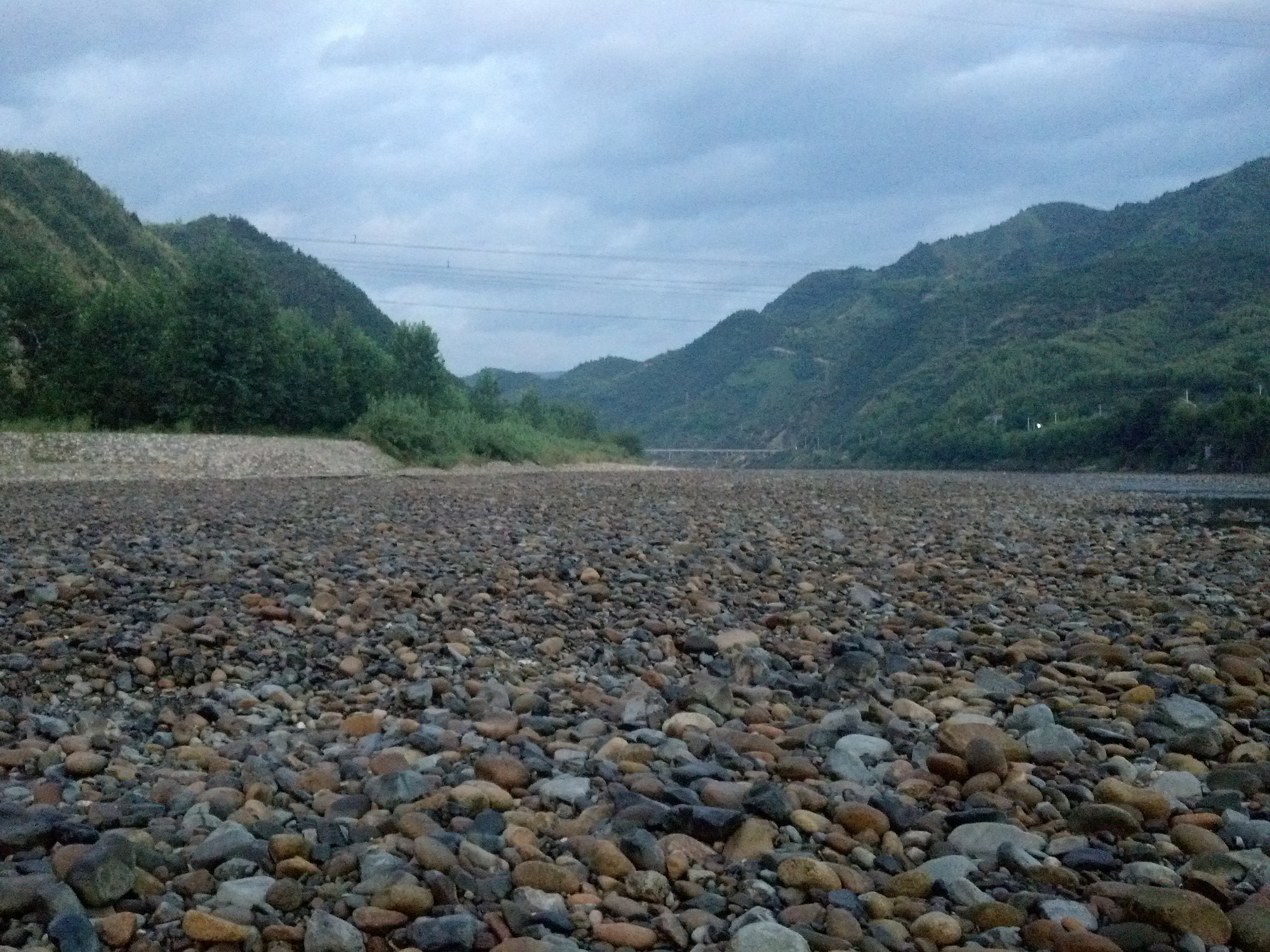 阔滩一条宽阔的溪滩