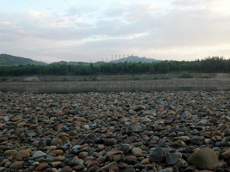 阔滩一条宽阔的溪滩