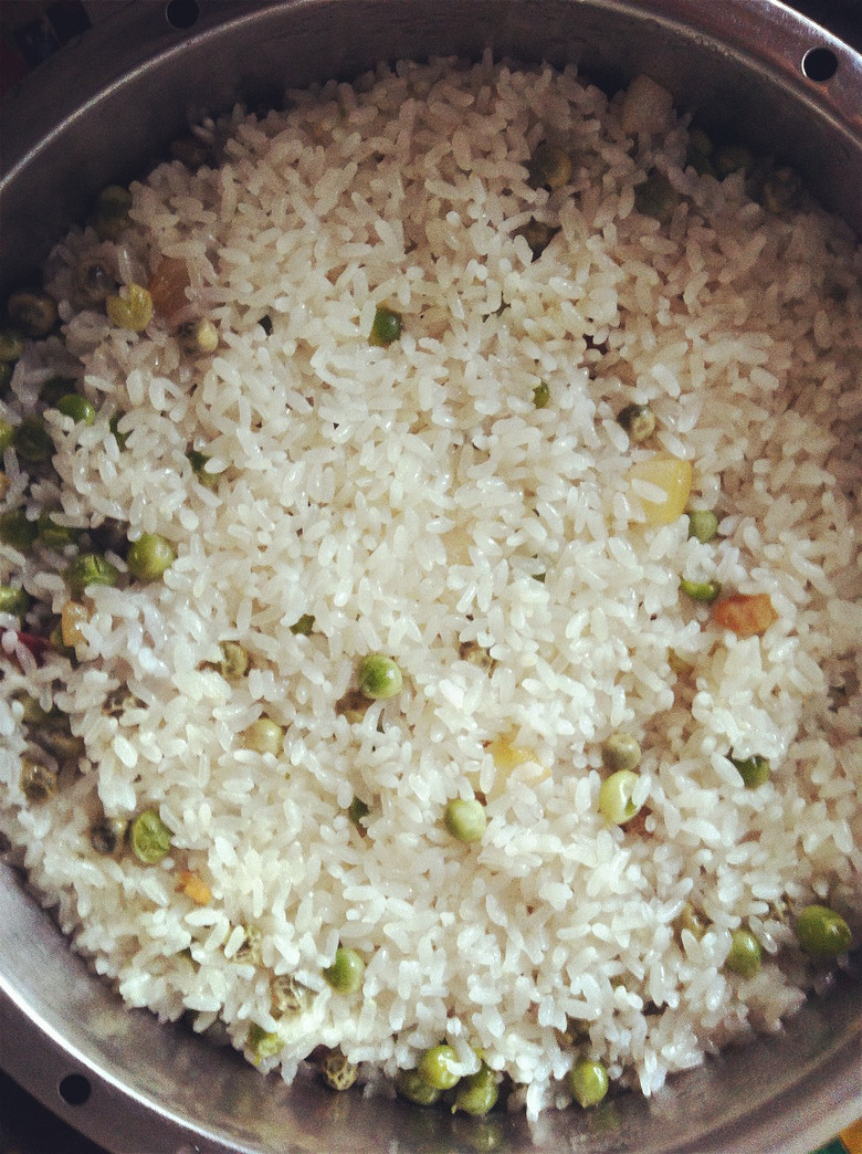 腊肉蚕豆糯米饭