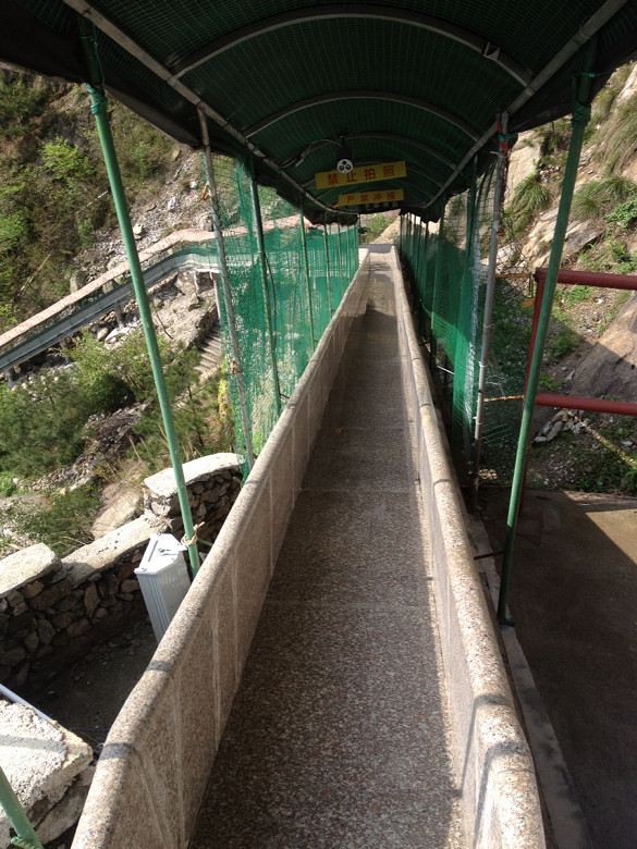 华东地区最长的滑滑梯来自于 大明山 好玩又刺激