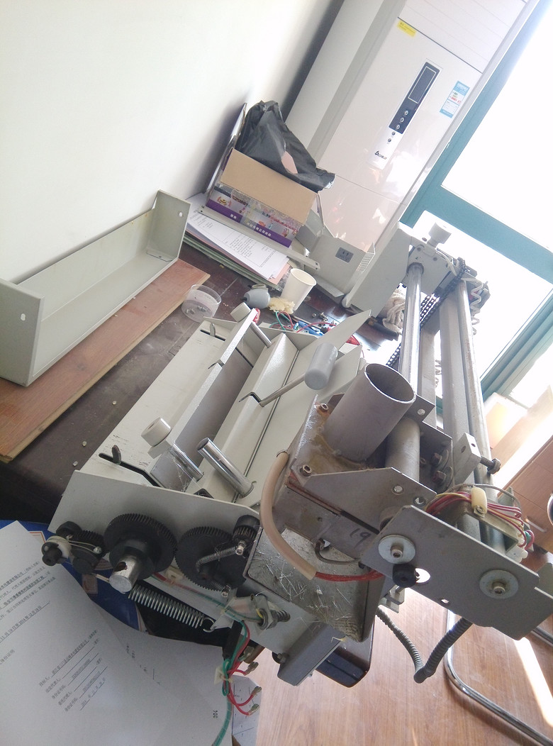 临安有没有会修这种胶装机的维修店啊