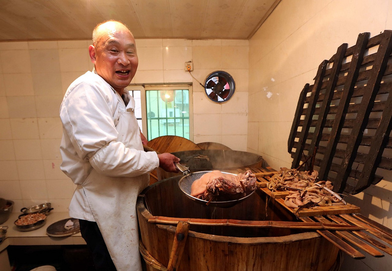 余杭仓前羊锅节火热开锅冬日羊锅村里掏羊锅