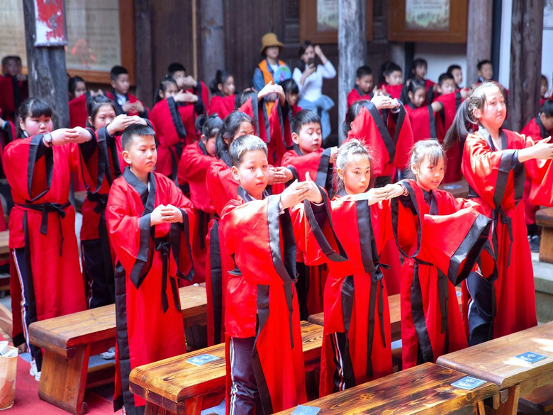 杨溪研学着汉服行拜师礼赠六礼束修退修诗书杨溪忠