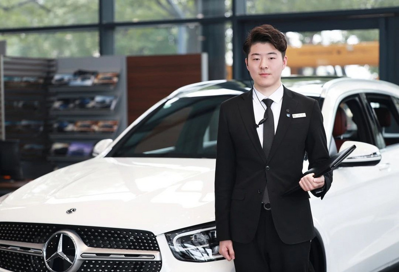 卖汽车的销售总监是干嘛的