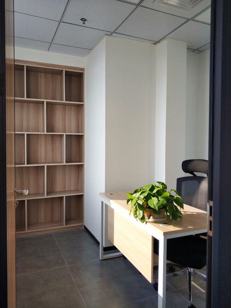 册家具,小面积办公室实拍直租