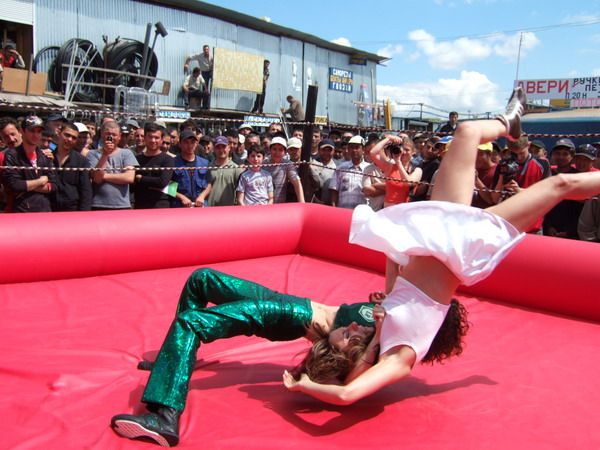 北欧游记——美女摔跤比赛