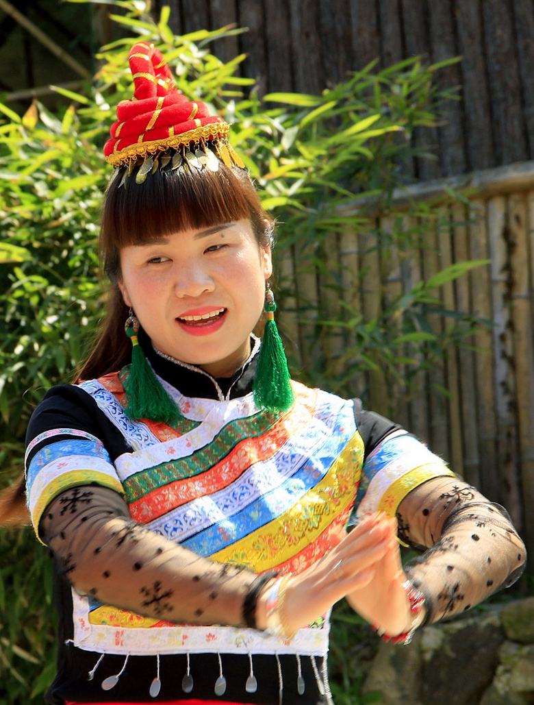 桐庐畲族村的畲家姑娘