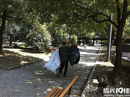 觉得现在绍兴的小学生素质越来越差 一代不如