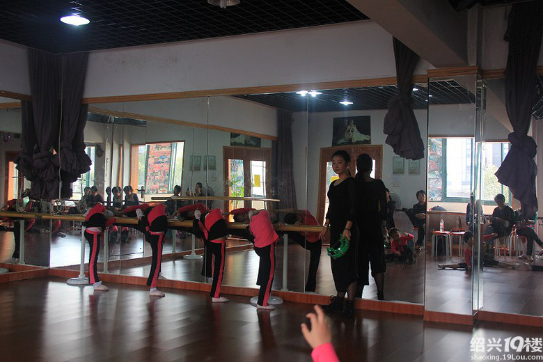 跳舞基本功是非常重要的