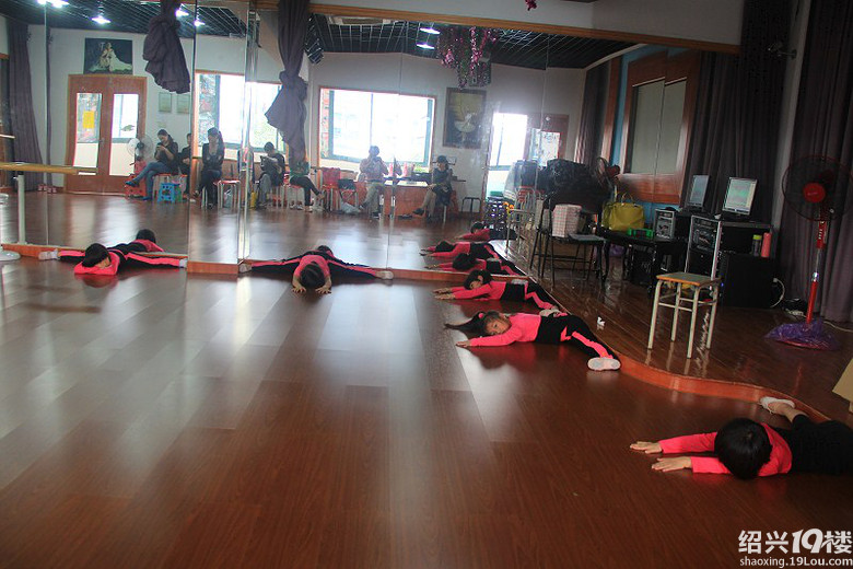 跳舞基本功是非常重要的