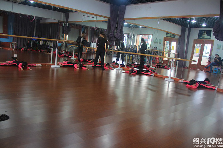 跳舞基本功是非常重要的