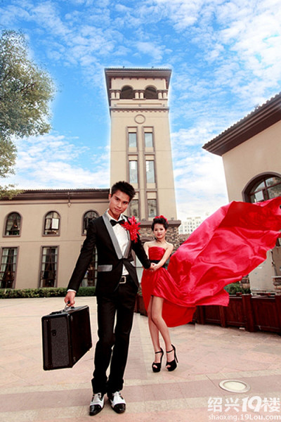 你的爱就像月光 那么温柔的照着我