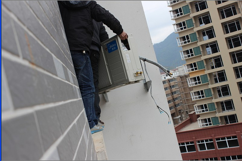 高空安装空调全过程向安装师傅致敬图说