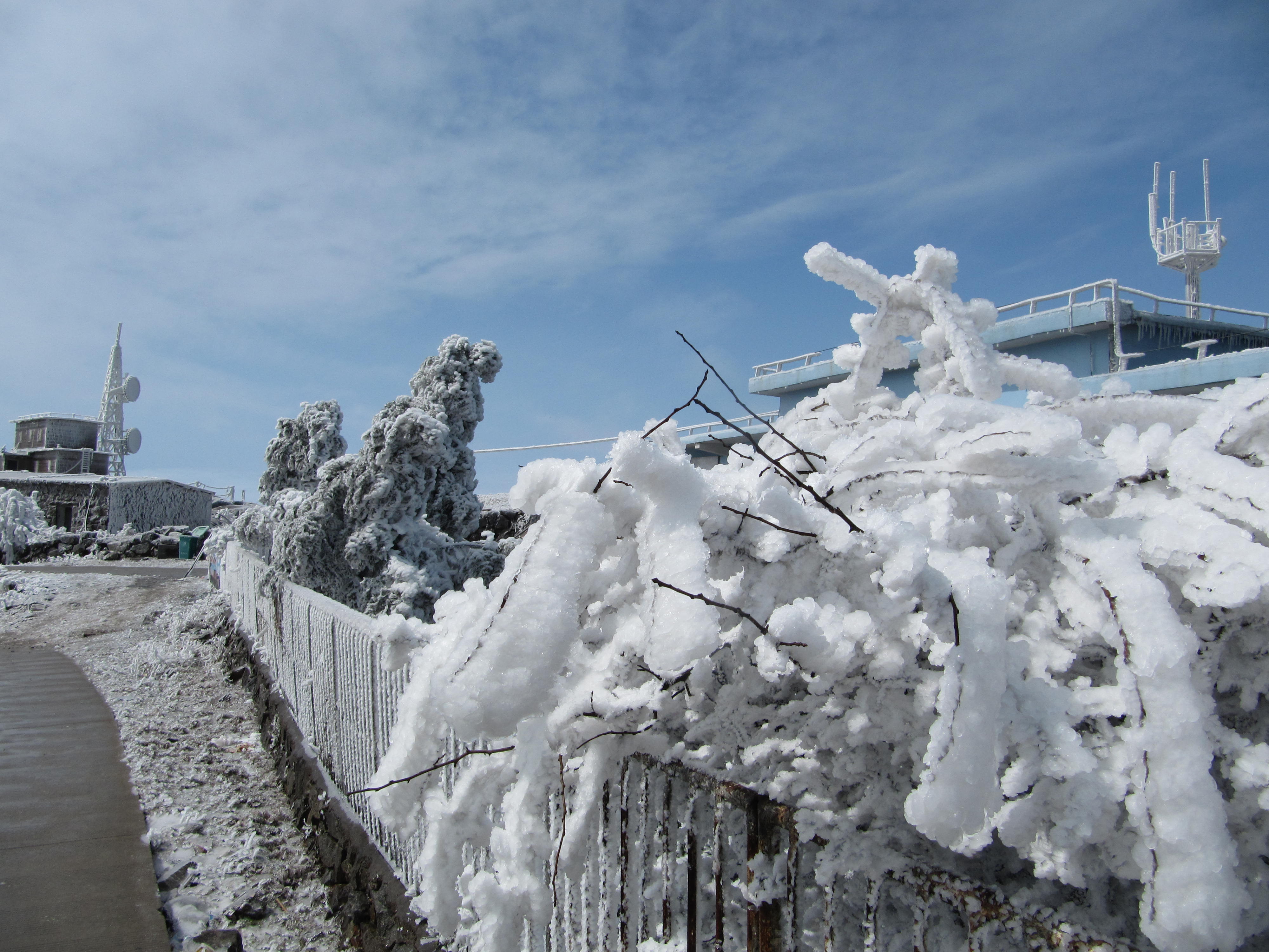 临海括苍山雪景图片