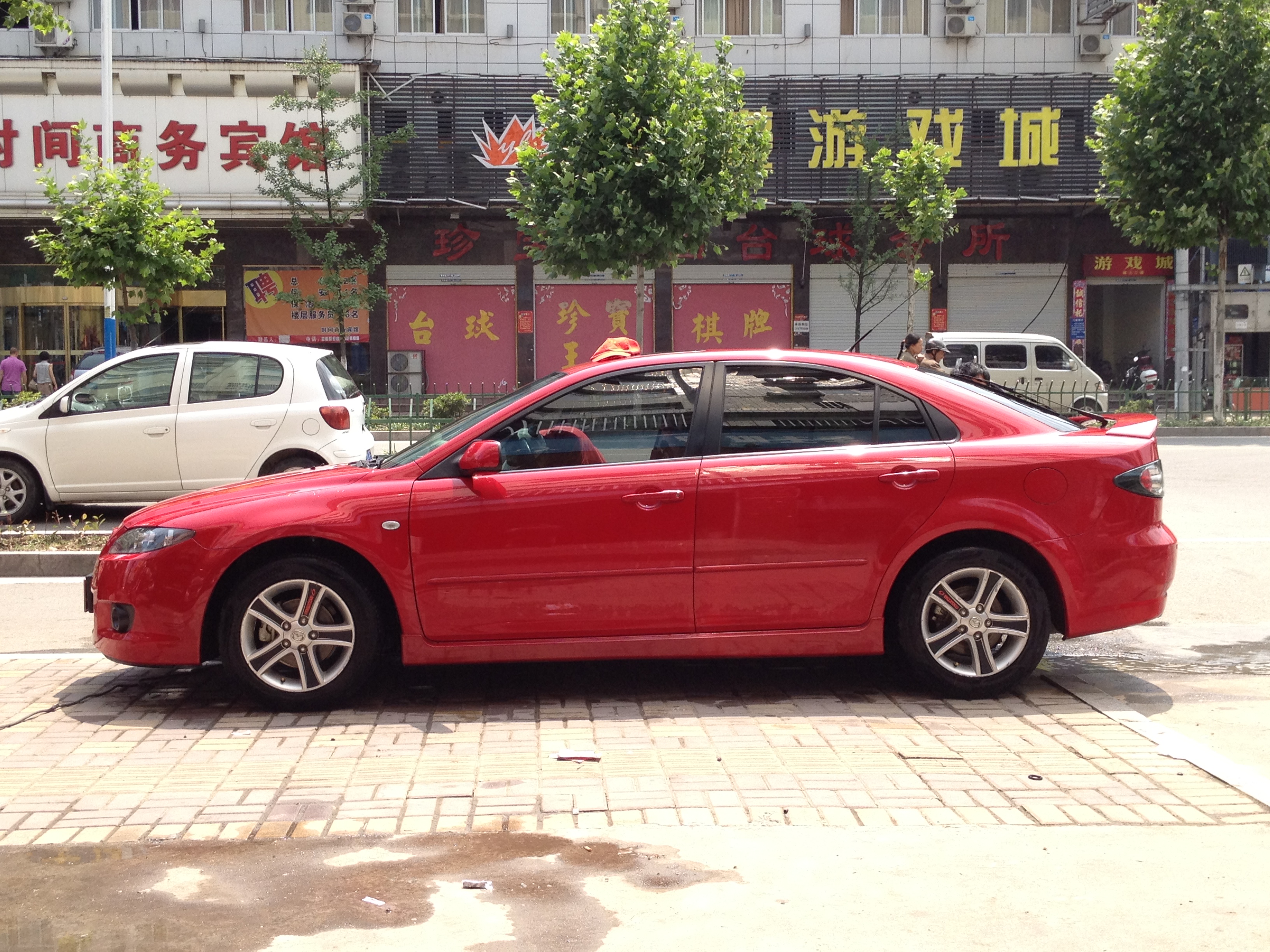 转让马六轿跑20超豪华红色