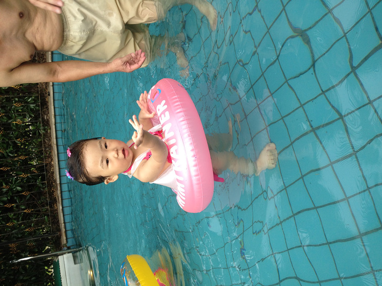 【夏日我最萌】+新鲜出炉的泳装小美女-秀宝宝