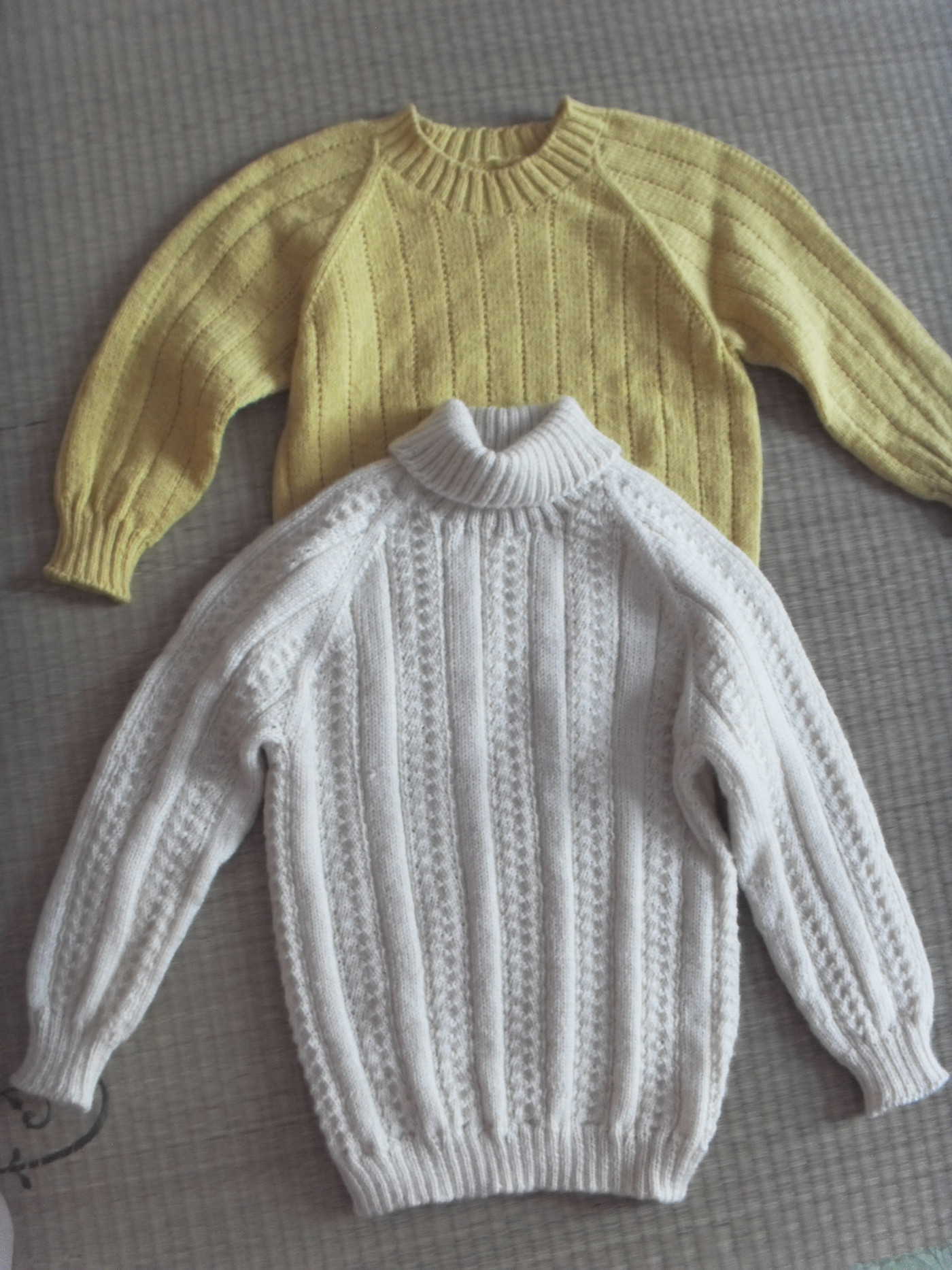 晒晒婆婆给宝宝织的小毛衣