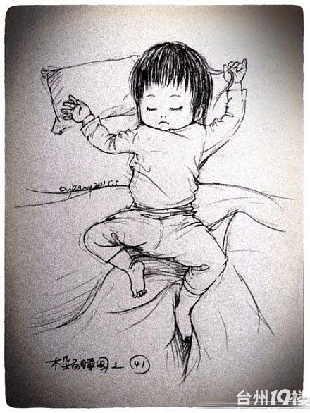 一位父亲笔下的宝宝睡姿素描这么多素描承载了满满的父爱