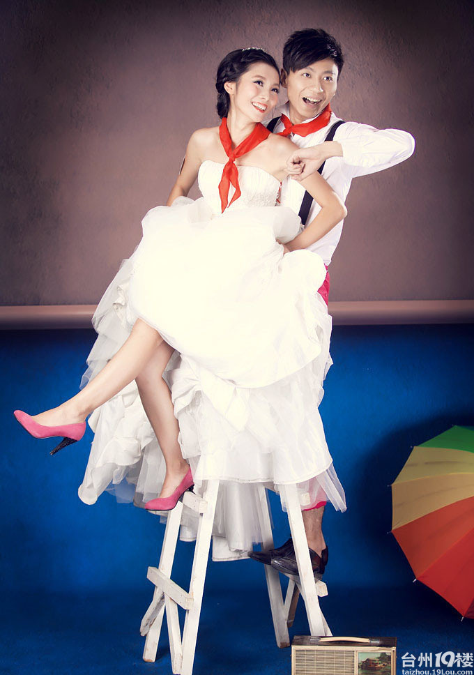 小学生来拍婚纱照了