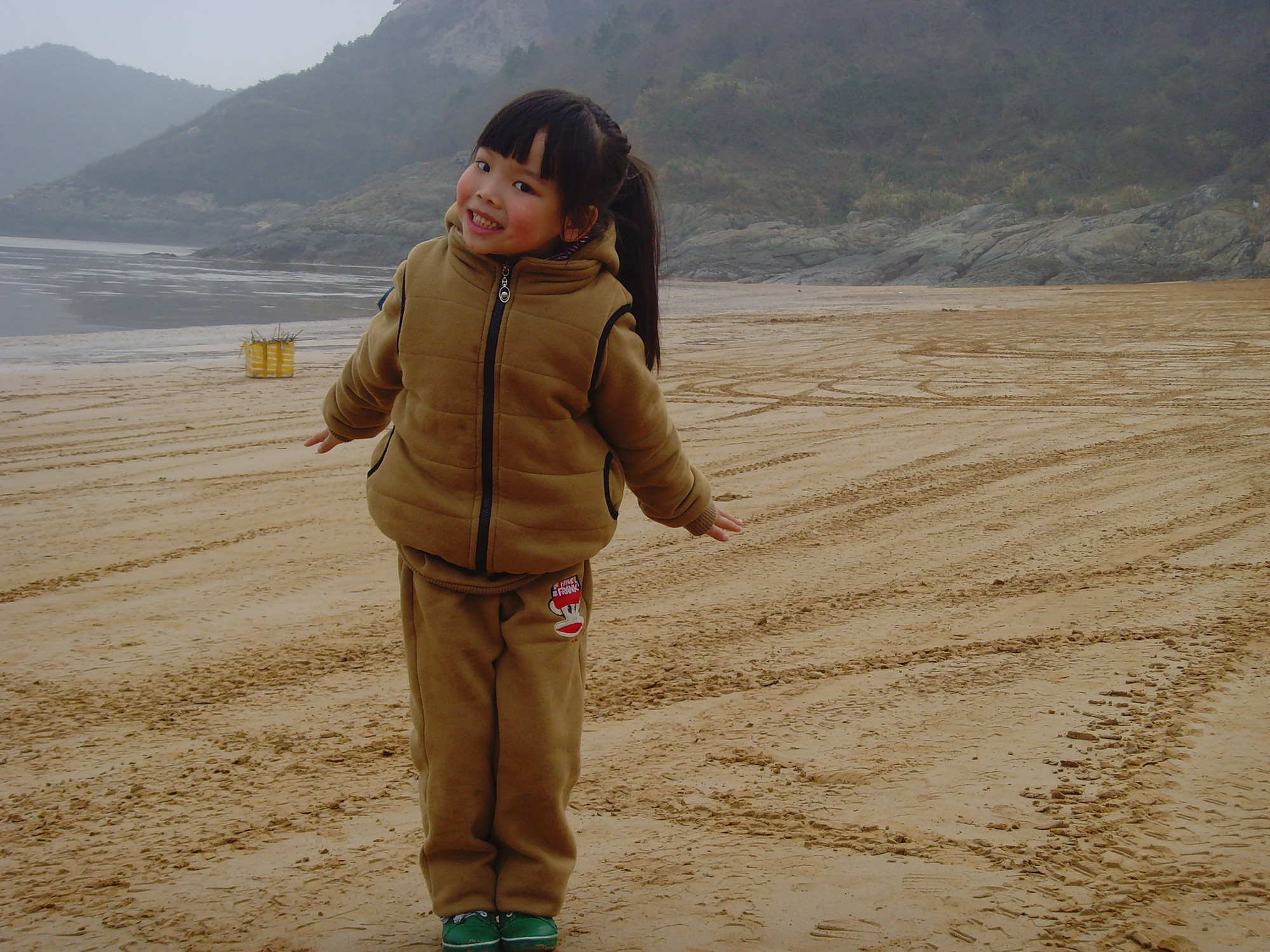 【萌宝模特秀】 大眼睛,爱笑,爱臭美的小女孩