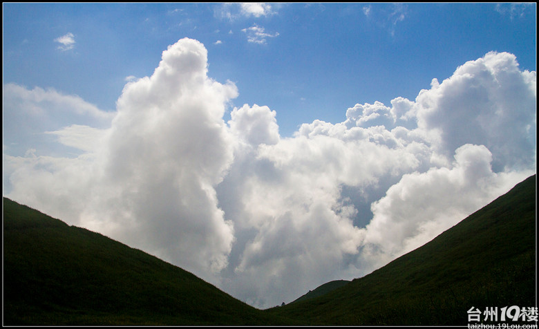 小驴快跑三上天上草原武功山
