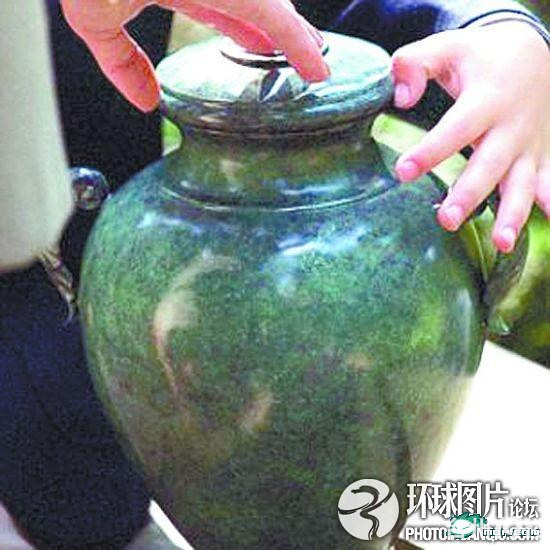 小偷扔保险柜失主晒百万 扒一扒那些年奇葩笨