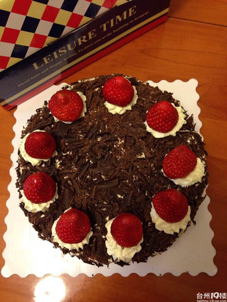 第一次做的草莓黑森林蛋糕