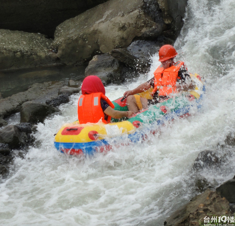 休闲户外8月1日本周六临海尤溪江南大峡谷军事漂流半日游