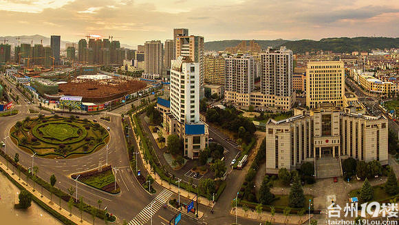 山区小县城新昌