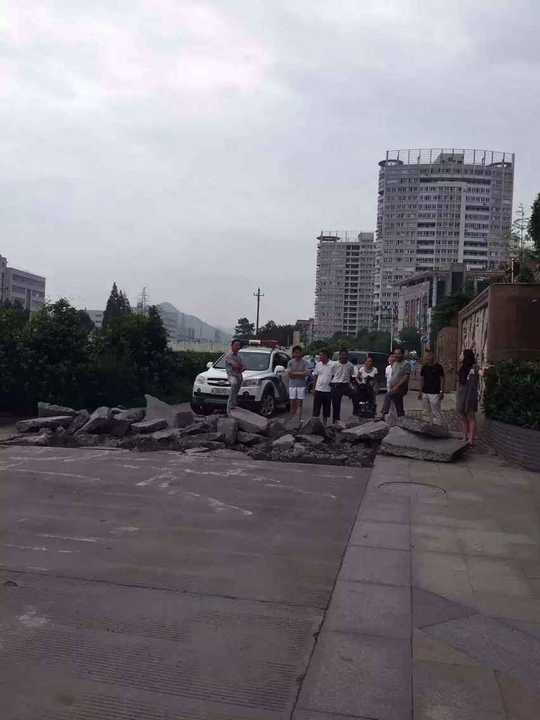 温岭城东街道汇头王村村匪路霸