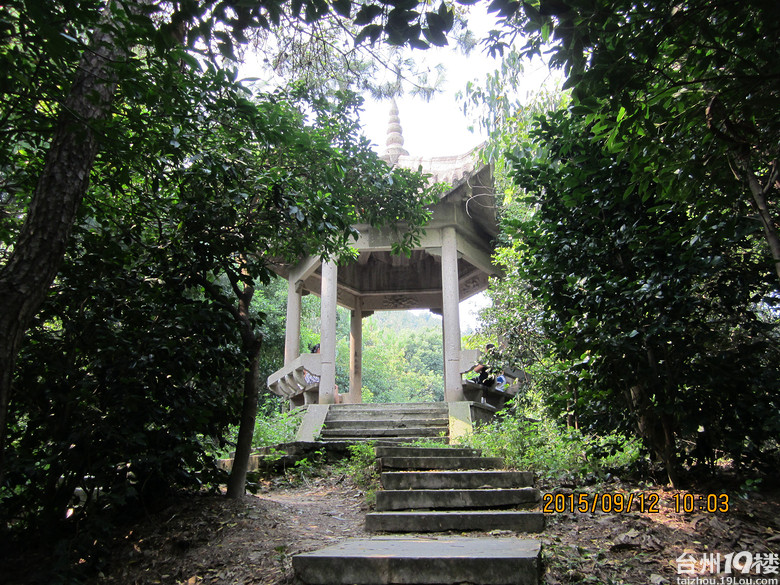 旅游日记爬爬家门口的石浜山