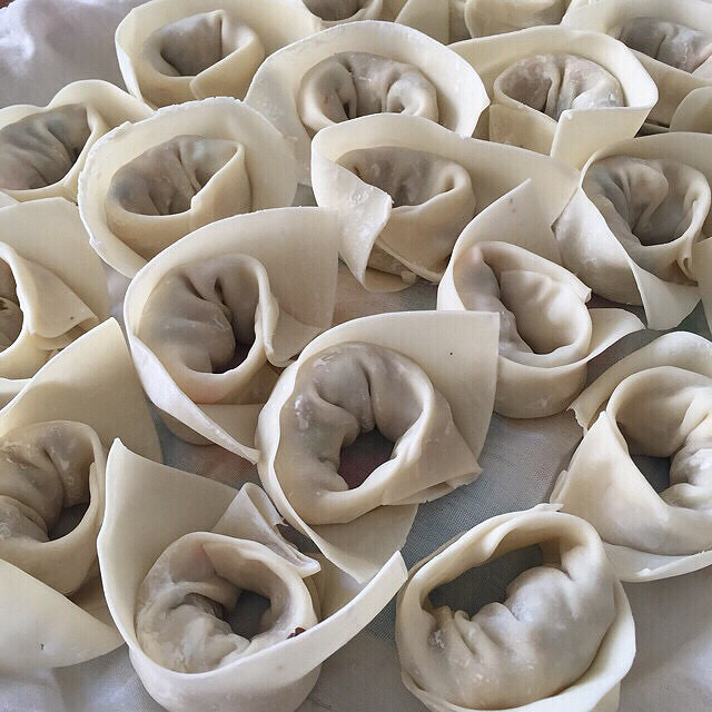 美味大馄饨也叫扁食菜包制作流程1