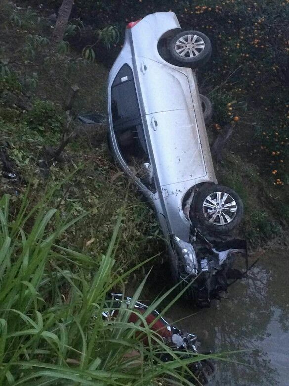 桐屿街道凉溪村桥头发生交通事故