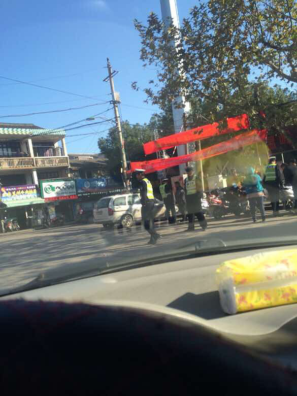 最近到处严查 酒驾无证驾不规范驾驶摩托车