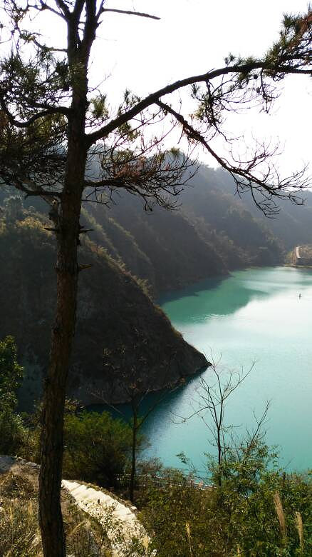 雁荡山石门潭风光石门潭坐落在乐清大荆镇