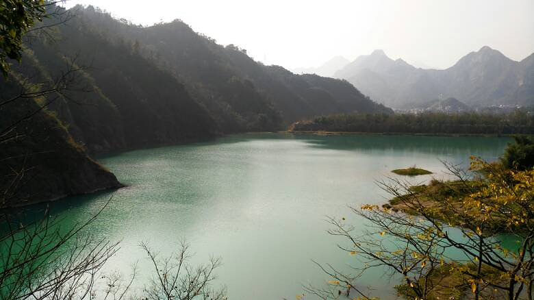 雁荡山石门潭风光石门潭坐落在乐清大荆镇