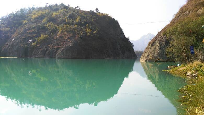 雁荡山石门潭风光石门潭坐落在乐清大荆镇