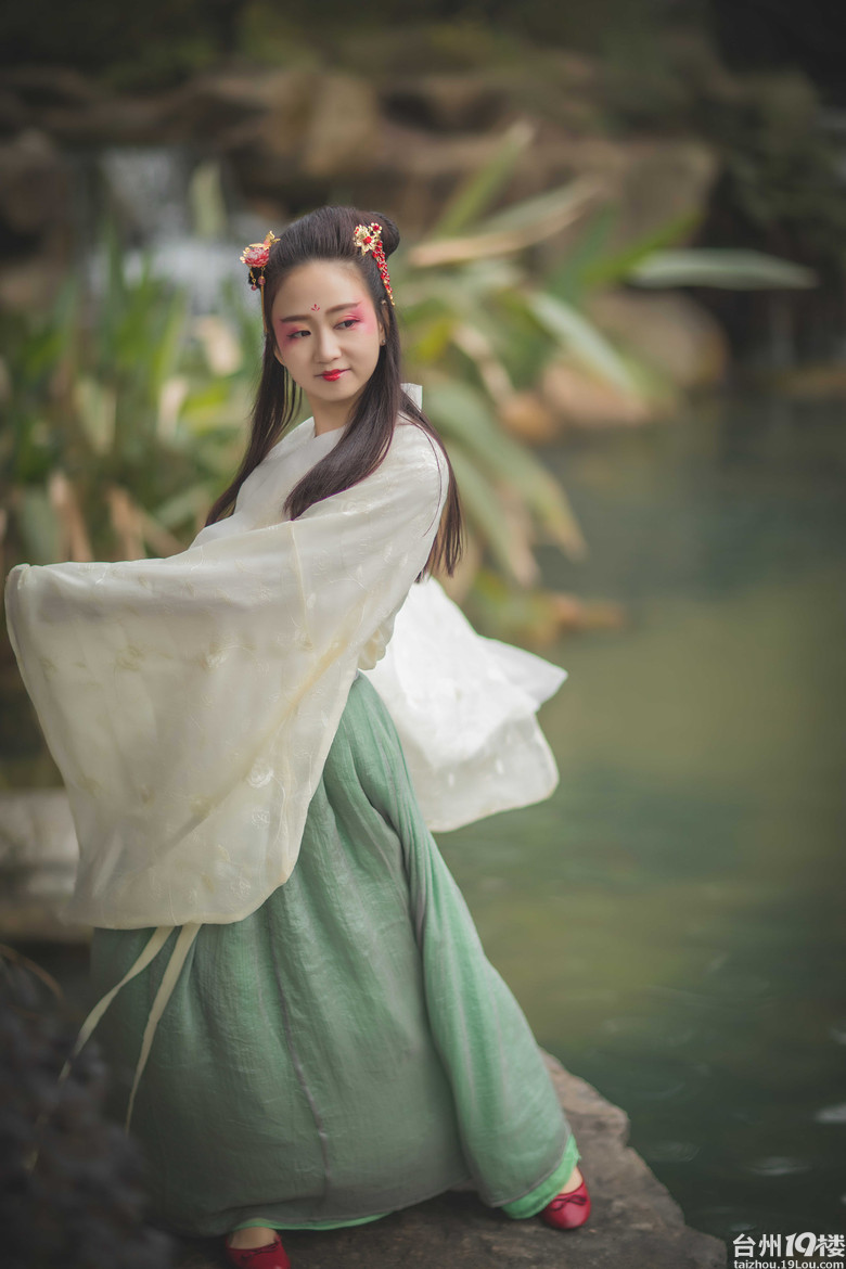 旅游日记带着汉服去兰溪海量汉服美女高清无码大图