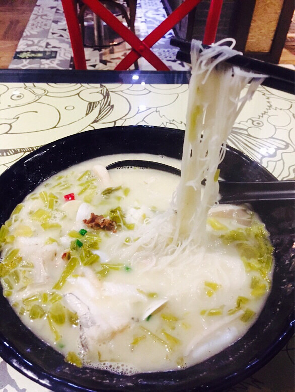 吃货日记外面的餐厅里最好吃的咸菜水潺面