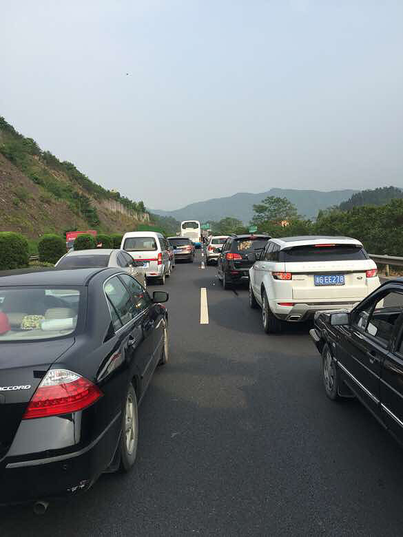 五一高速来添堵了