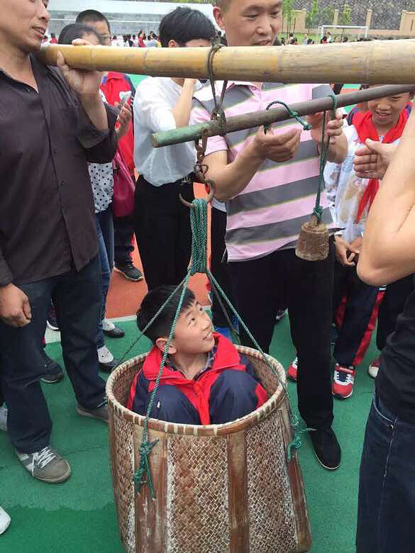 立夏称体重这些照片将成为小朋友们珍贵的回忆