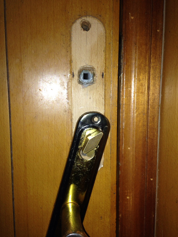 门锁坏了