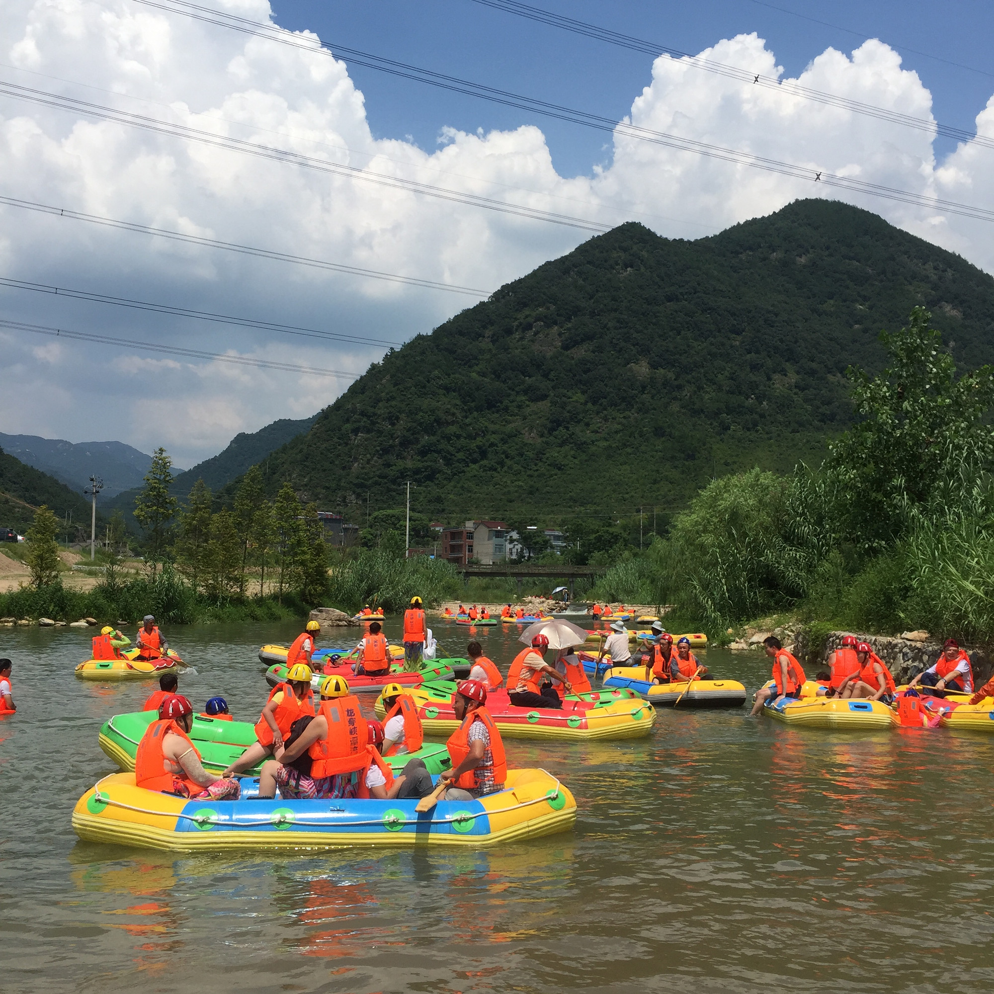 龙穿峡漂流——啤酒节