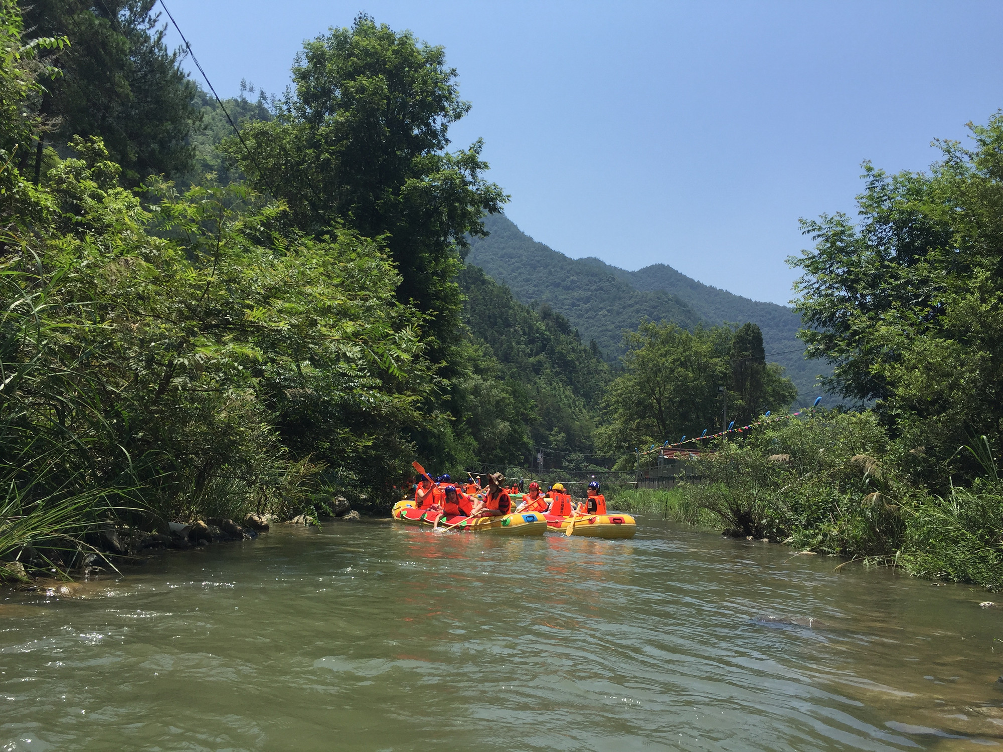 龙穿峡漂流——啤酒节