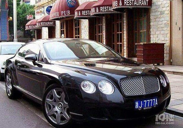 浙江台州的另一角浙j牌照宾利满大街可见