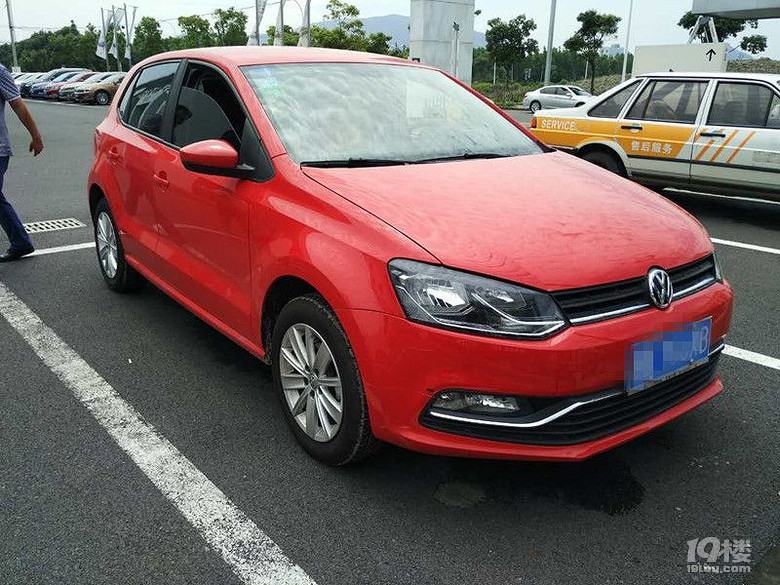 大众波罗16polo自动挡红色可按揭准新车