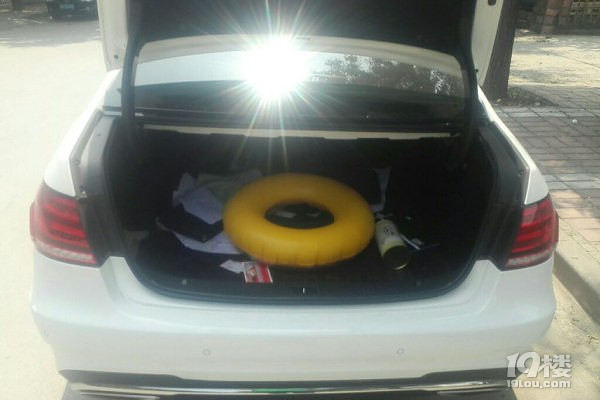 寄卖14年奔驰E260L,排量1.8,里程3万,价格32万